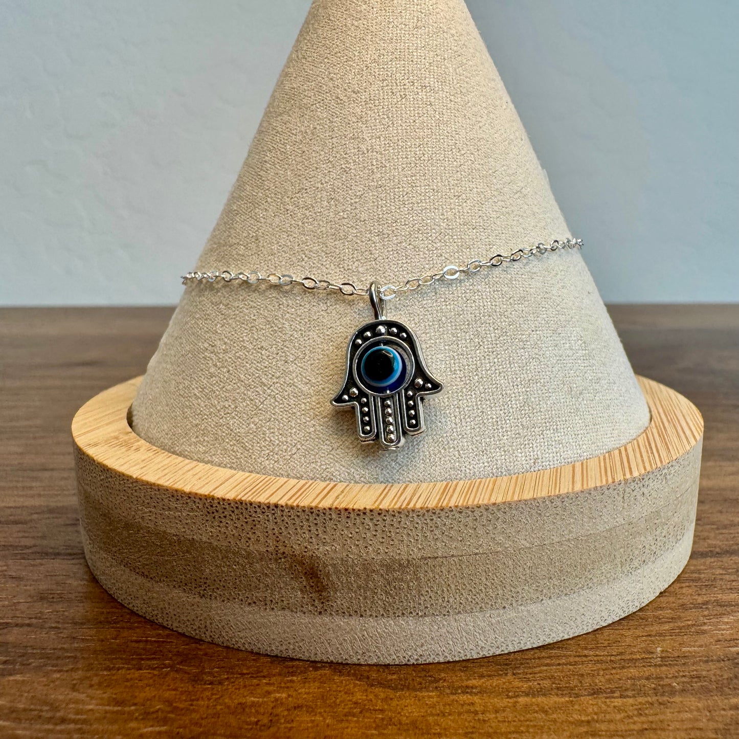 Eulària Bracelet with hamsa